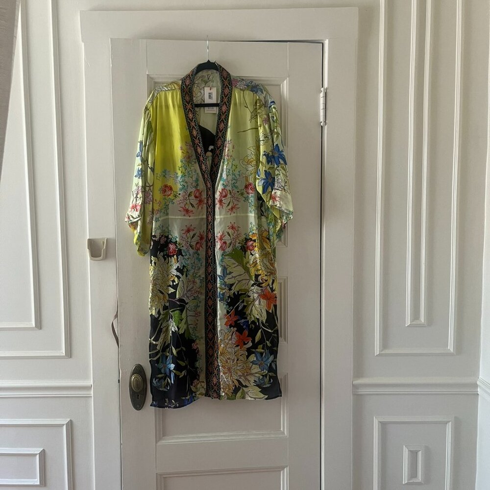 Johnny Was kimono, NWT full-length, 100% silk L